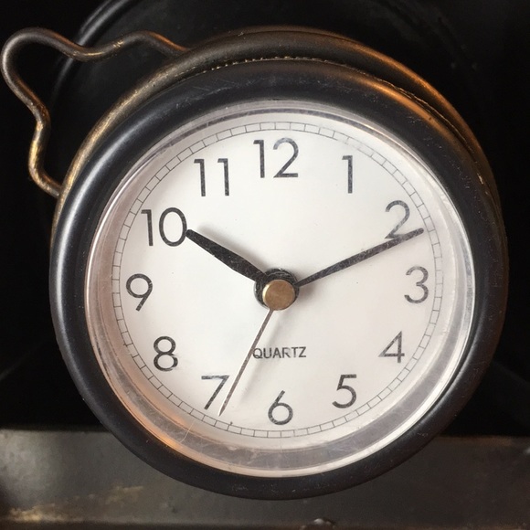 Vintage Style Camera Clock - Picture 8 of 8